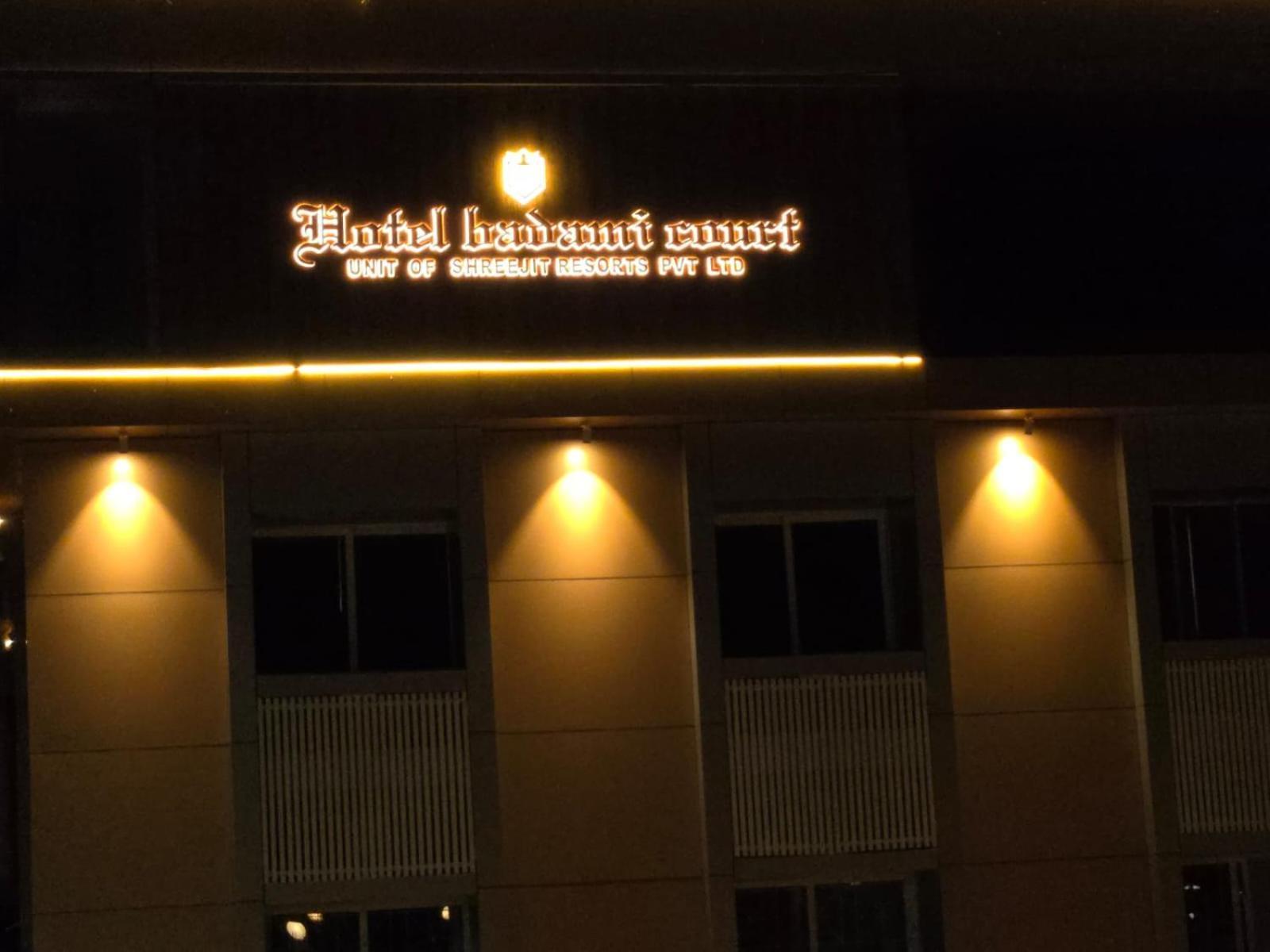 Hotel Badami Court Exterior foto